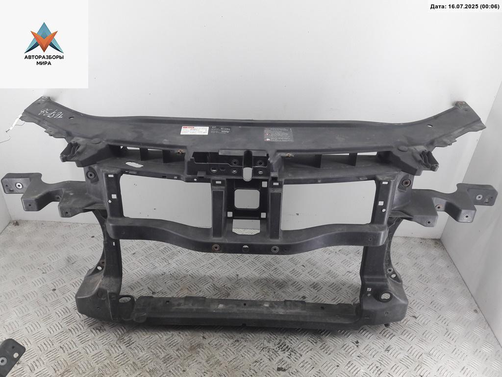 Рамка радиатора Volkswagen Passat B6 2006, 2.0 л., бензин, МКПП, серый, универсал - фото №1