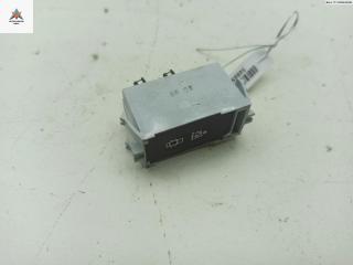 дисплей Renault Megane 1 поколение [рестайлинг] 1999, 1.4 л., бензин, МКПП, зелёный, универсал, 7700839798