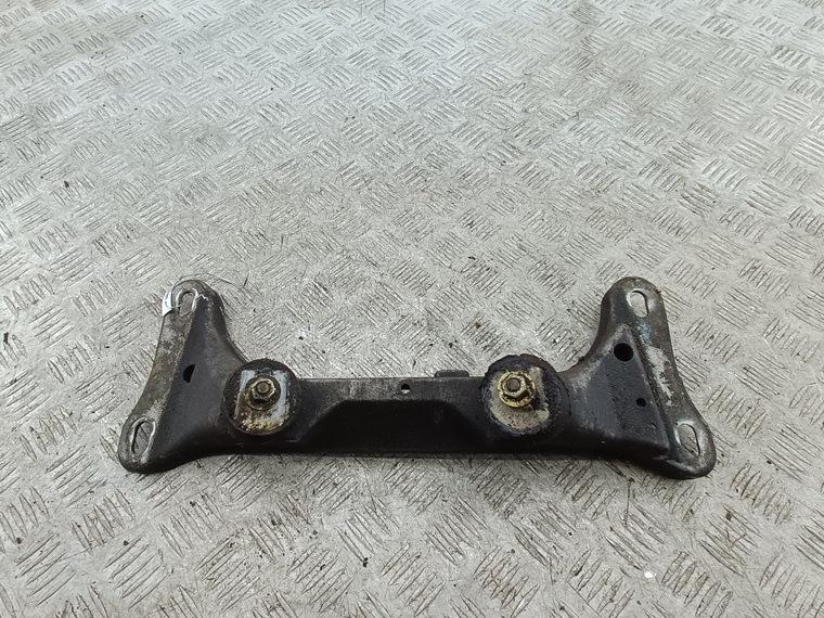 кронштейн КПП BMW 3 E46 2002, 2.0 л., бензин, МКПП, чёрный, универсал, 6757103