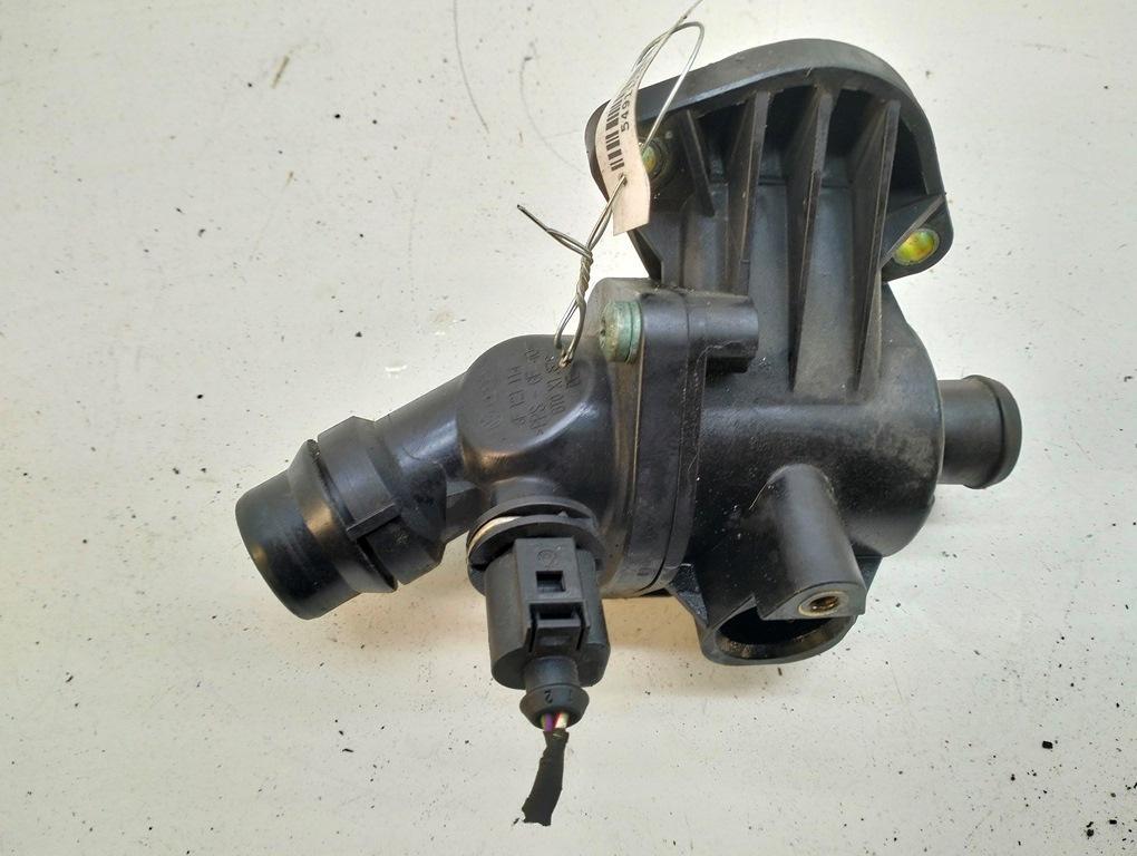 корпус термостата Volkswagen Passat B6 2005, 2.0 л., бензин, МКПП, синий, универсал, 6F121114