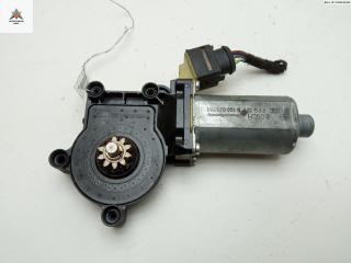 моторчик стеклоподъемника передний правый Volvo V70 2 поколение [рестайлинг] 2004, 2.4 л., дизель, МКПП, чёрный, универсал, 0130821761