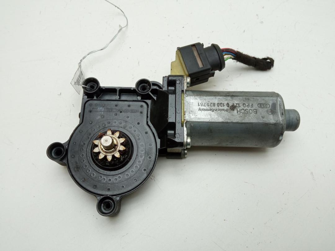 моторчик стеклоподъемника передний правый Volvo V70 2004, 2.4 л., дизель, МКПП, чёрный, универсал, 0130821761