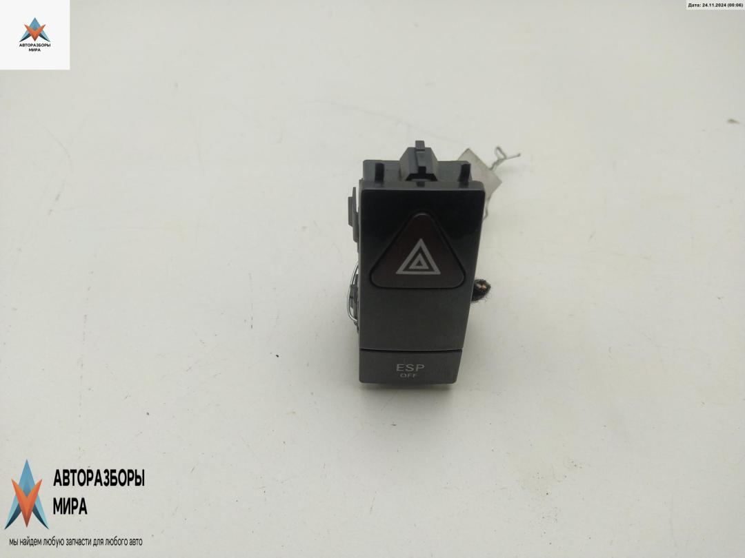 кнопка аварийной сигнализации Mercedes-Benz C-Класс W204/S204 2009, 2.2 л., дизель, АКПП, серый, универсал, 2048706558 - фото №1