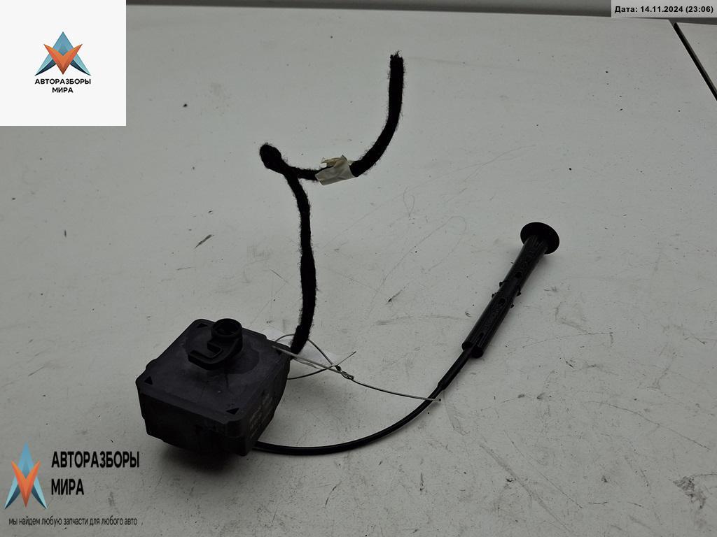 замок лючка топливного бака Mercedes-Benz C-Класс W204/S204 2009, 2.2 л., дизель, АКПП, серый, универсал, 896105 - фото №1