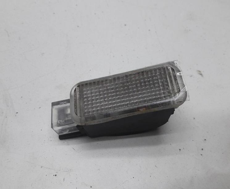 фонарь салона (плафон) Volkswagen Passat B5+ (GP) 2001, 1.9 л., дизель, МКПП, синий, универсал, 3B0947415B