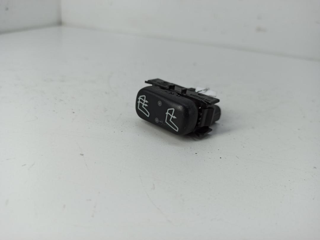 кнопка обогрева сидений Mercedes-Benz M-Class ML W163 2003, 4.0 л., дизель, АКПП, чёрный, внедорожник 5 дв., 1638200210