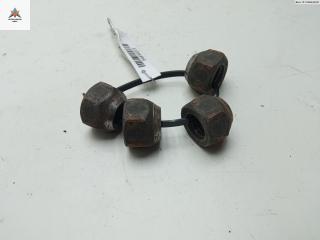 болт колесный Toyota Yaris XP9 2005, 1.4 л., дизель, МКПП, синий, хетчбэк 5 дв.