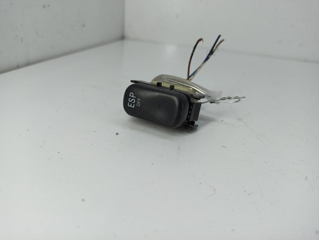 кнопка (выключатель) Mercedes-Benz M-Class ML W163 2002, 4.0 л., дизель, АКПП, чёрный, внедорожник 5 дв., 1638202710 - фото №1