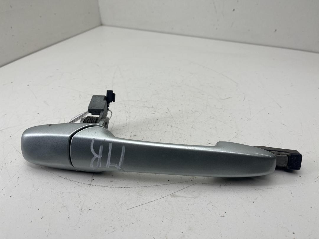 ручка наружная передняя правая Mazda 6 GG/GY 2006, 2.0 л., дизель, МКПП, серый, универсал