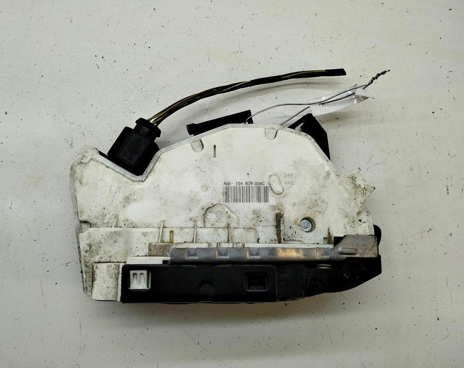 замок двери задней правой Skoda Fabia mk2 (5J) 2012, 1.2 л., бензин, МКПП, белый, хетчбэк 5 дв., 1S4839016C