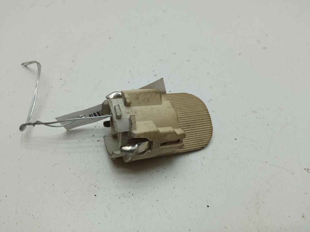 Патрон лампы фонаря Volvo V70 2004, 2.4 л., дизель, МКПП, чёрный, универсал, 9483291