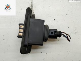 выключатель концевой (концевик) Volkswagen Caddy 3 поколение 2006, 2.0 л., бензин, МКПП, красный, фургон, 2K0907438