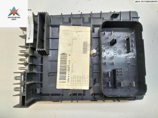 блок предохранителей Volkswagen Caddy 3 поколение 2006, 2.0 л., бензин, МКПП, красный, фургон, 1K0937125A