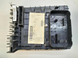 блок предохранителей Volkswagen Caddy 3 поколение 2006, 2.0 л., бензин, МКПП, красный, фургон, 1K0937125A