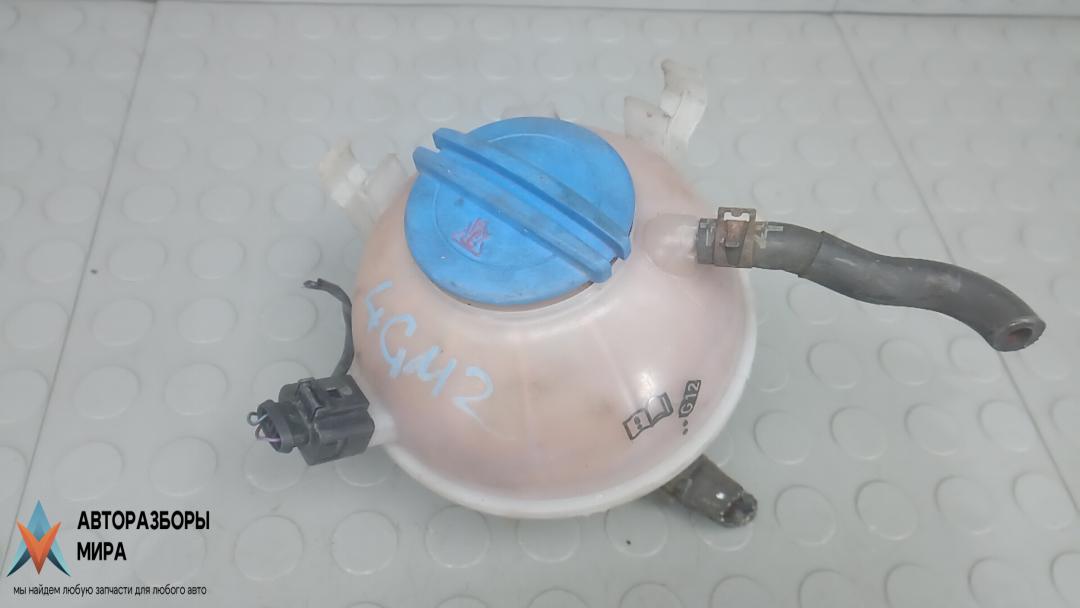 бачок расширительный Volkswagen Golf 6 поколение 2011, 2.0 л., TDi CR, дизель, МКПП, хетчбэк 5 дв., 1K0121407A, 3B0121321 - фото №1