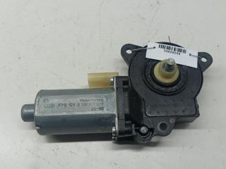 моторчик стеклоподъемника передний правый Ford Fusion 1 поколение [рестайлинг] 2005, 1.3 л., бензин, МКПП, красный, хетчбэк 5 дв., 0130821939