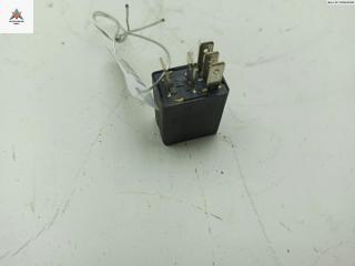 реле (прочие) Renault Megane 2 поколение 2003, 1.4 л., бензин, МКПП, красный, хетчбэк 5 дв., 7700414794