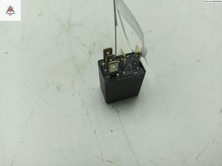 реле (прочие) Renault Megane 2 поколение 2003, 1.4 л., бензин, МКПП, красный, хетчбэк 5 дв., 7700414794