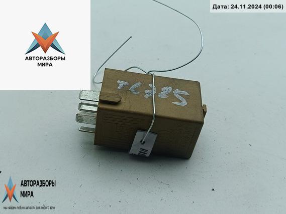 Реле стеклоочистителя (дворников) BMW 5 серия E39 1998, 2.5 л., бензин, МКПП, чёрный, универсал, 8384505 - фото №1