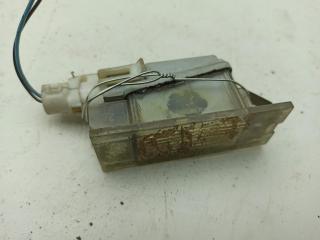 подсветка номера Renault Megane 2 поколение 2003, 1.4 л., бензин, МКПП, красный, хетчбэк 5 дв., 7700796163