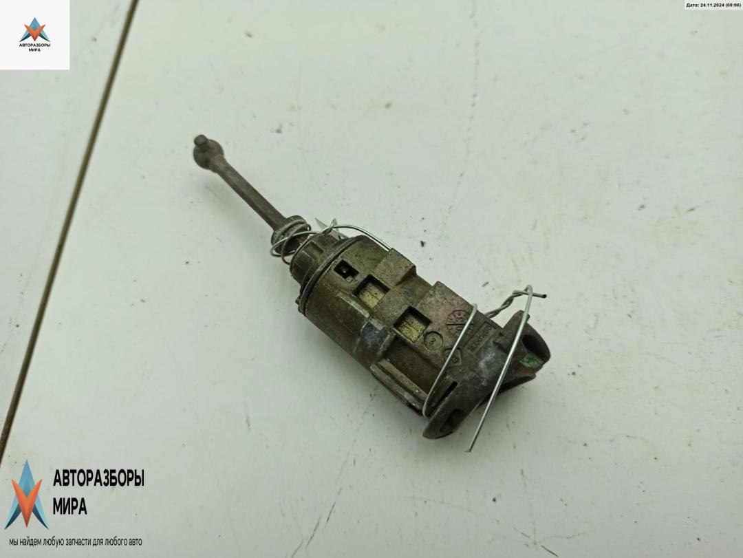 личинка дверного замка Renault Megane 2 поколение 2003, 1.4 л., бензин, МКПП, красный, хетчбэк 5 дв., 0501495 - фото №1