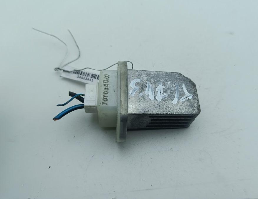 сопротивление печки Nissan Almera Tino 2004, 2.2 л., дизель, МКПП, серый, минивэн, 70T034