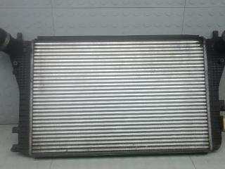 радиатор интеркулера Volkswagen Touran 1 поколение [2-й рестайлинг] 2012, 1.6 л., дизель, АКПП, минивэн, 1K0145803CC