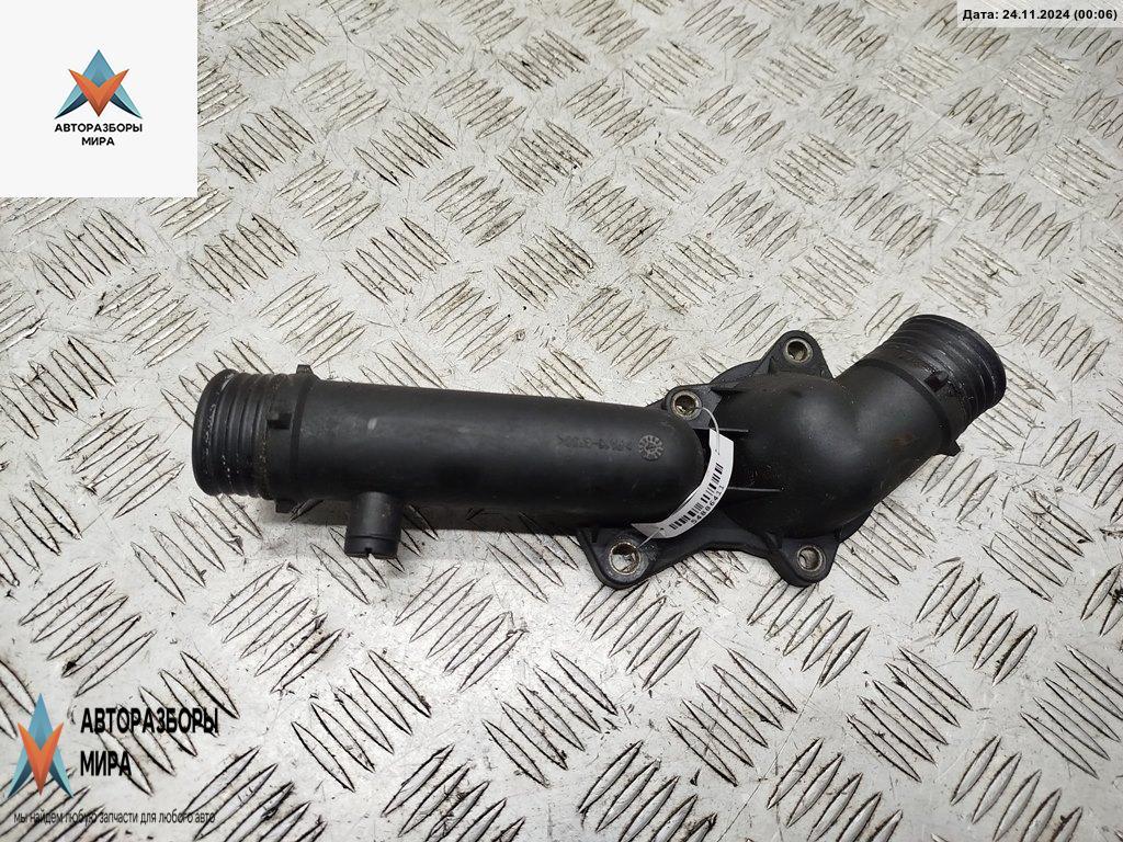 корпус термостата BMW 5 серия E39 1998, 2.5 л., бензин, МКПП, чёрный, универсал - фото №1