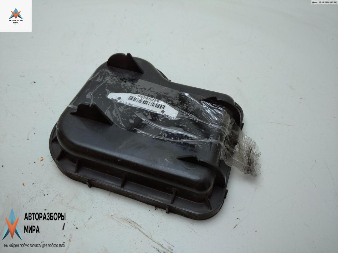 Крышка (заглушка) задняя фары Ford Transit 7 поколение 2008, 2.2 л., дизель, МКПП, красный, микроавтобус, 10090749RH - фото №1