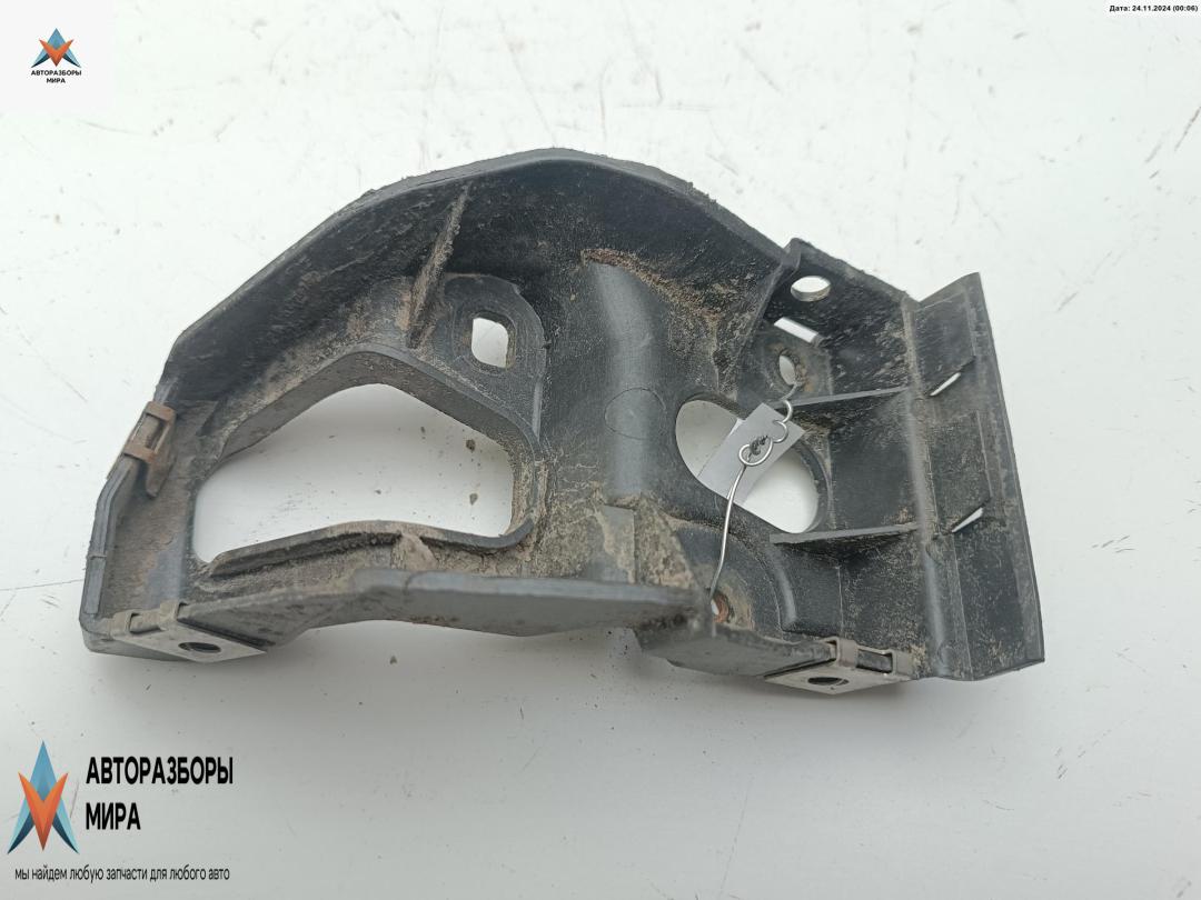 крепление ( кронштейн ) крыла Audi A3 8L 1999, хетчбэк 5 дв., 8E0853922D - фото №1