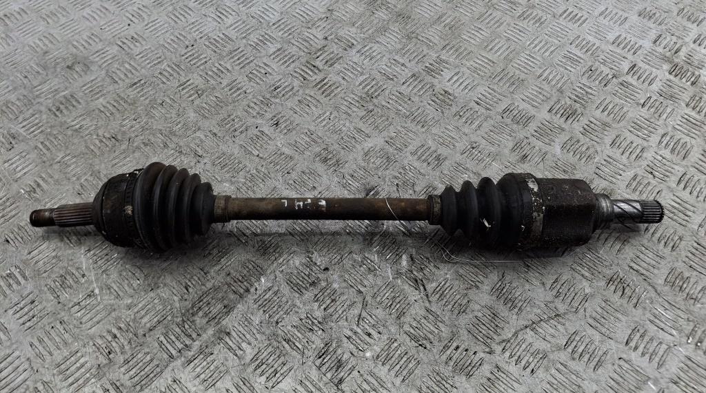 полуось передняя левая (приводной вал, ШРУС) Dacia (Renault) Logan I 2005, 1.5 л., дизель, МКПП, зелёный, универсал, 8200499585 - фото №1