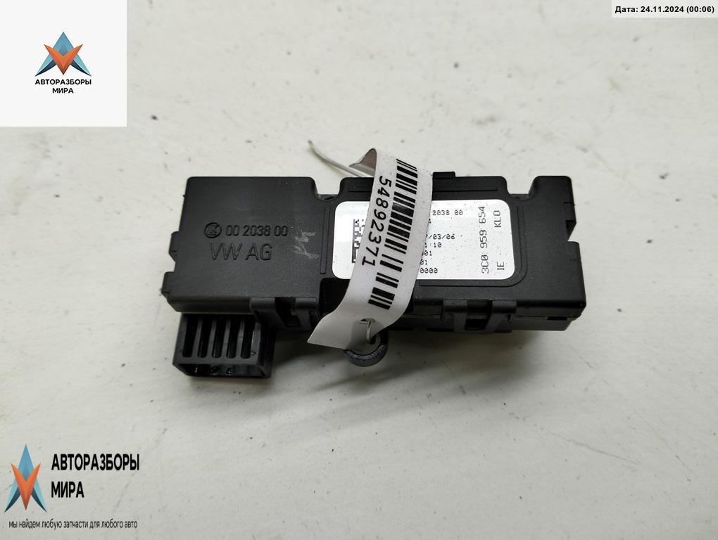 датчик угла поворота руля Volkswagen Passat B6 2006, 2.0 л., дизель, МКПП, серый, универсал, 3C0959654 - фото №1