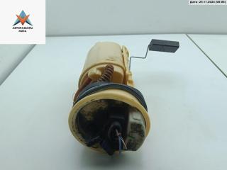 насос топливный Volkswagen Golf 4 поколение 1999, 1.6 л., бензин, МКПП, зелёный, хетчбэк 5 дв.