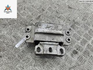 подушка крепления КПП Volkswagen Caddy 3 поколение 2005, 2.0 л., дизель, МКПП, белый, фургон
