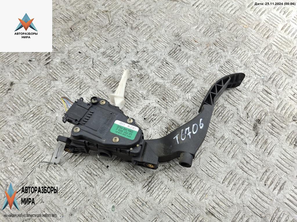 педаль Volkswagen Golf 4 поколение 1999, 1.6 л., бензин, МКПП, зелёный, хетчбэк 5 дв. - фото №1