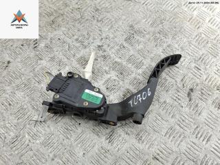 педаль Volkswagen Golf 4 поколение 1999, 1.6 л., бензин, МКПП, зелёный, хетчбэк 5 дв.