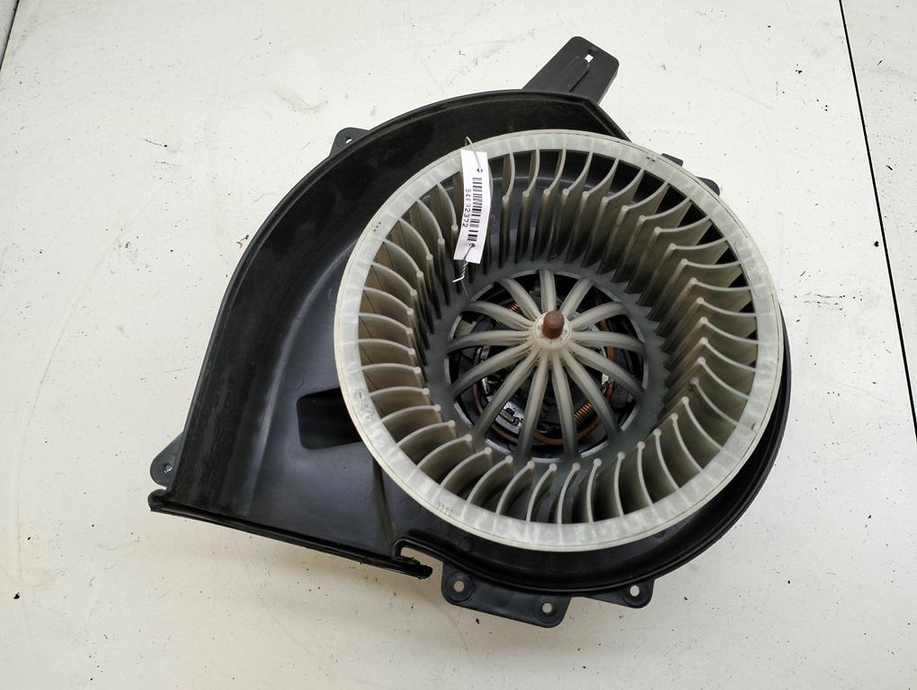 моторчик печки Skoda Roomster 1 поколение 2009, 1.4 л., бензин, МКПП, серый, фургон, 6Q1819015G - фото №1