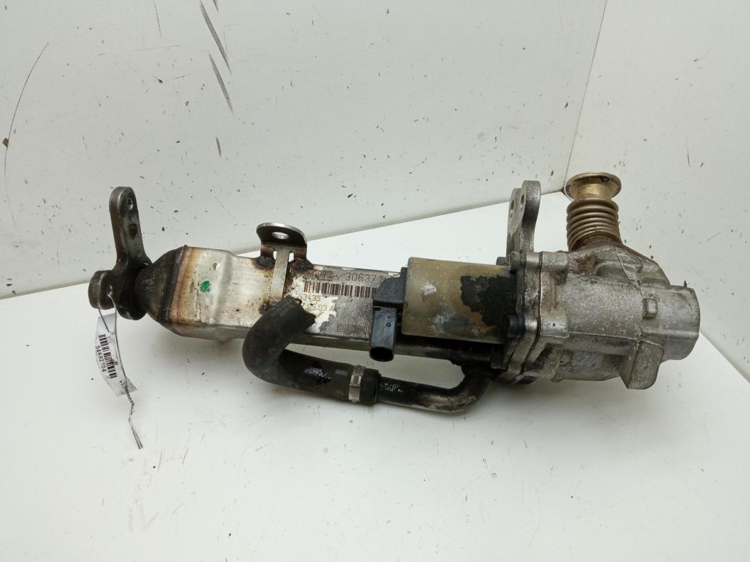 охладитель EGR / Радиатор EGR Volvo V70 2004, 2.4 л., дизель, МКПП, серый, универсал, 30637142