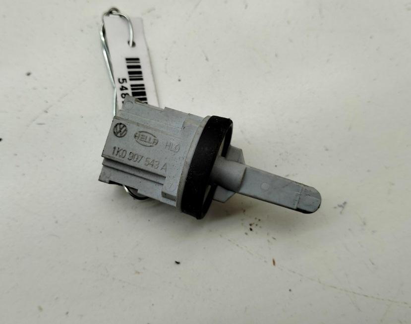 датчик температуры Volkswagen Caddy 2006, 2.0 л., бензин, МКПП, красный, фургон, 1K0907543A
