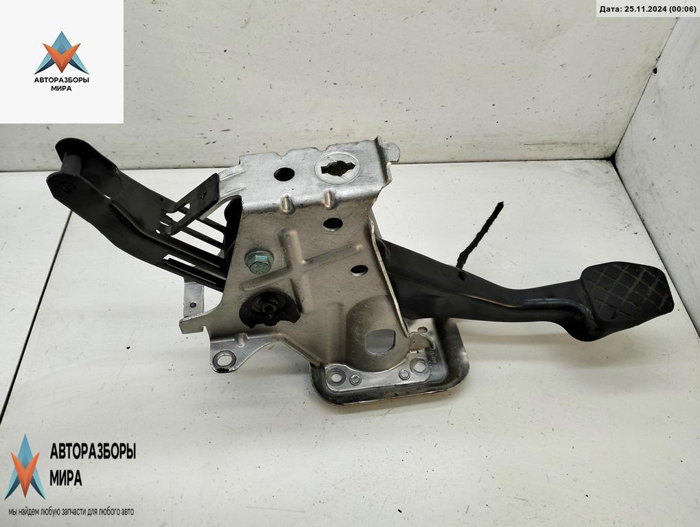 педаль тормоза Volkswagen Golf 5 поколение 2003, 1.4 л., бензин, МКПП, серый, хетчбэк 5 дв., 1K1721057L - фото №1