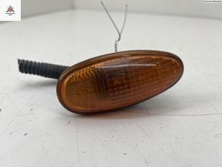 повторитель передний правый Mitsubishi Space Wagon 2 поколение (Typ N30/N40) 1995, 2.0 л., бензин, МКПП, красный, минивэн, 1132-213