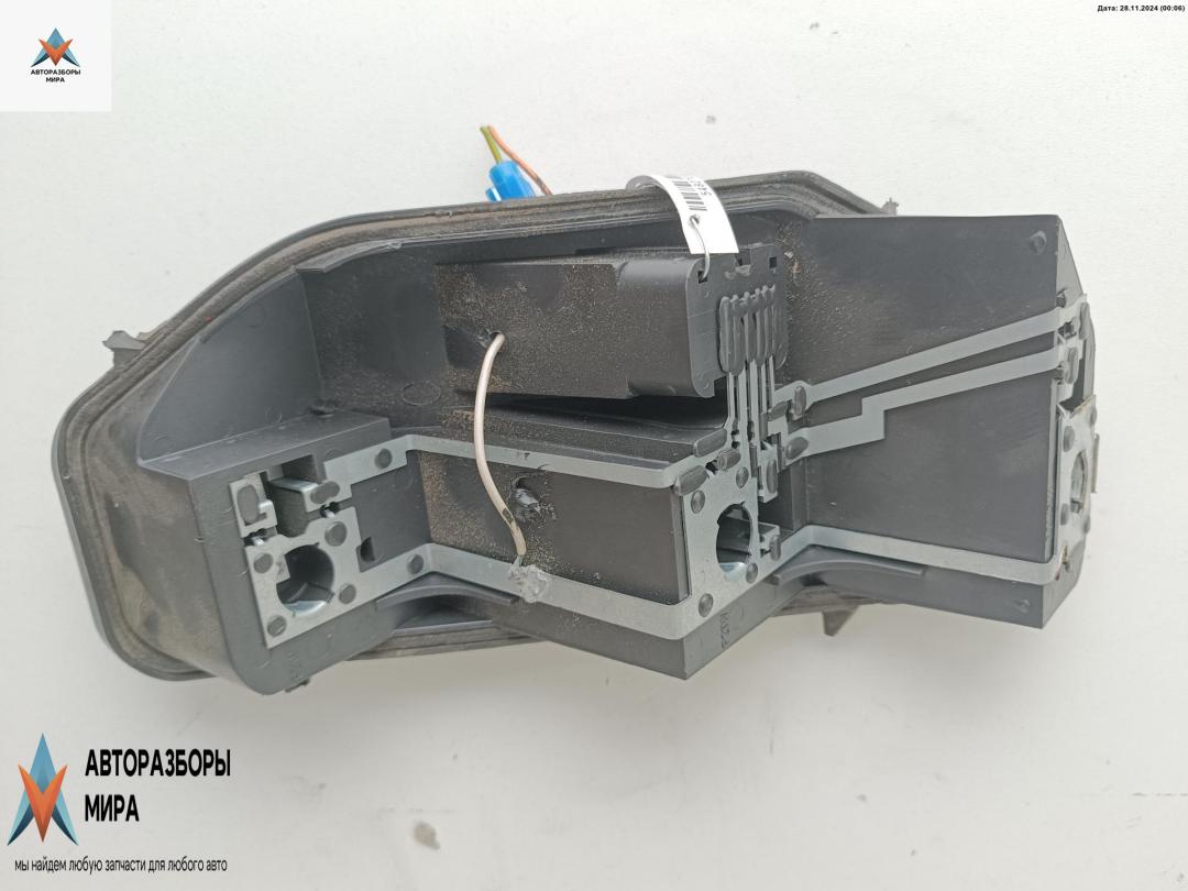 панель заднего левого фонаря Peugeot 407 1 поколение 2005, 2.0 л., дизель, МКПП, серый, универсал, ARG - фото №1