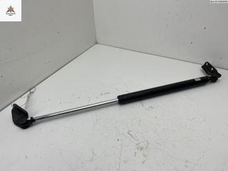 амортизатор крышки багажника (3-5 двери) Mitsubishi Space Wagon 2 поколение (Typ N30/N40) 1995, 2.0 л., бензин, МКПП, красный, минивэн