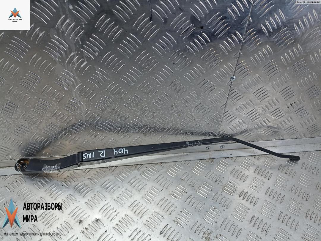 Щеткодержатель (поводок стеклоочистителя) передний Opel Insignia 1 поколение (A) 2011, 2.0 л., дизель, МКПП, чёрный, универсал, 13227399 - фото №1