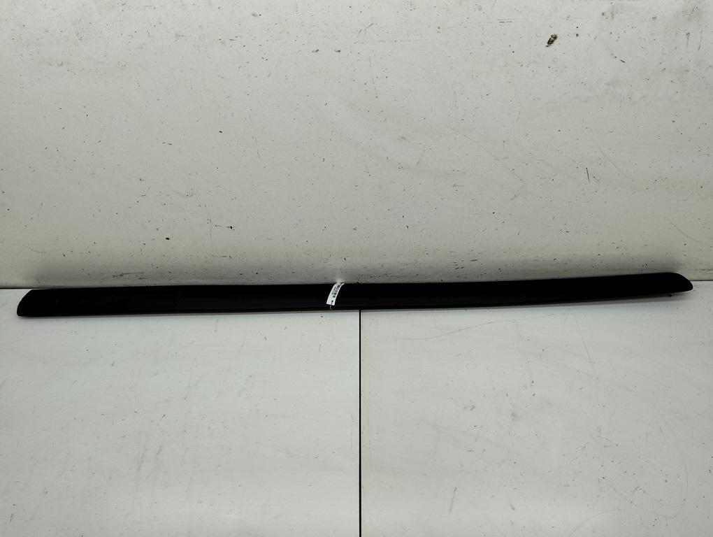 молдинг двери передней левой Volkswagen Polo 2004, 1.4 л., дизель, МКПП, чёрный, хетчбэк 5 дв., 6Q4853515