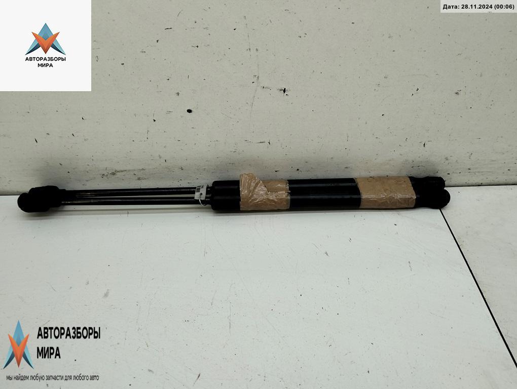 амортизатор крышки багажника (3-5 двери) Skoda Roomster 1 поколение 2009, 1.4 л., бензин, МКПП, серый, фургон, 5J7827550 - фото №1