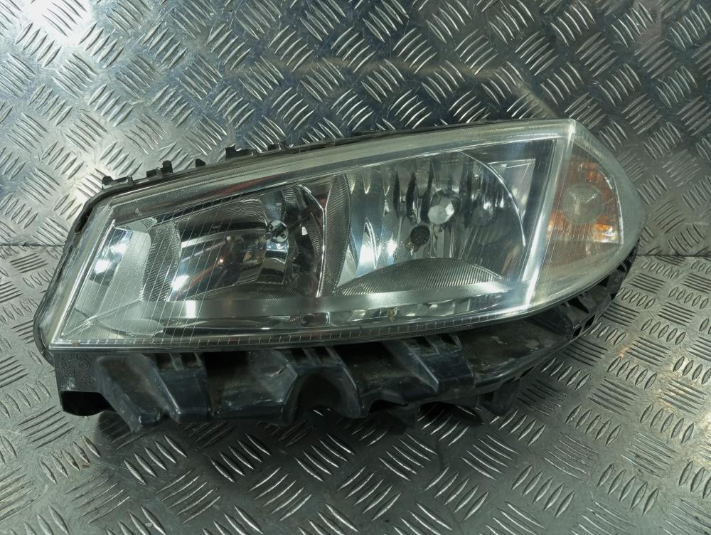 фара левая Renault Megane 2 поколение 2005, цвет, 89306990 - фото №1