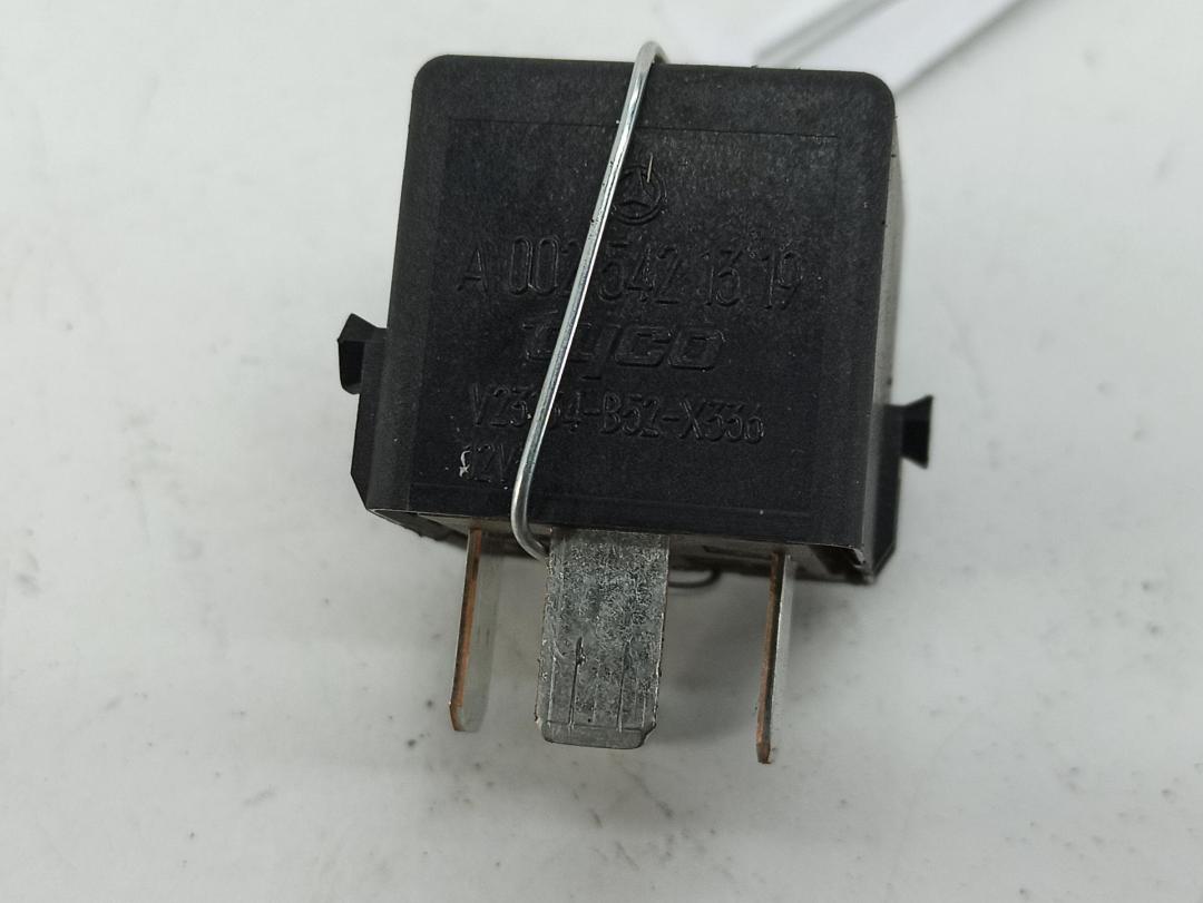 реле (прочие) Mercedes-Benz C W203 2005, 2.2 л., дизель, АКПП, чёрный, универсал, 0025421319