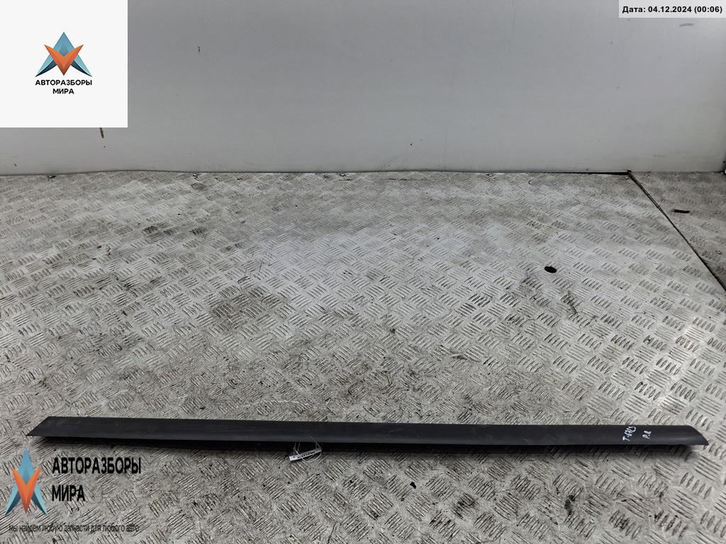 молдинг двери передней правой Peugeot 607 1 поколение 2002, 2.2 л., дизель, АКПП, серый, седан, 9629153477 - фото №1