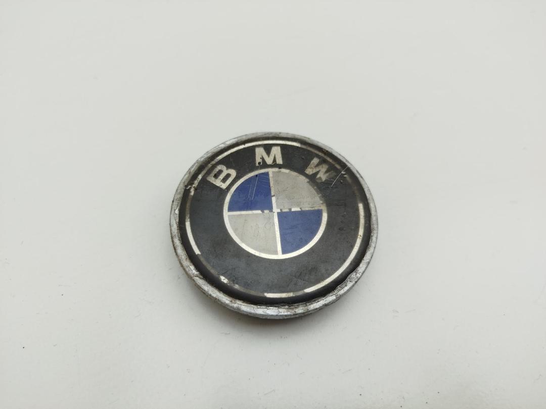 колпачок литого диска BMW 3 E46 2002, 2.0 л., бензин, МКПП, серый, универсал